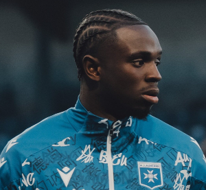 Marvin Senaya plays or AJ Auxerre