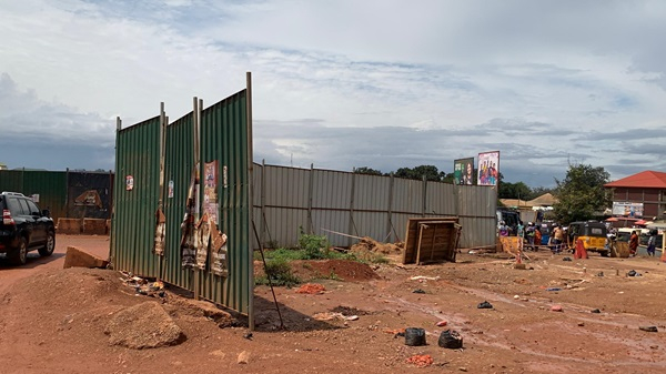 Both traders and drivers are appealling to the government to speed up work on the interchange