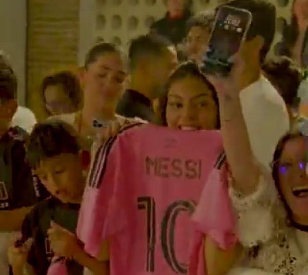 Watch how fans trooped to welcome Lionel Messi in Colombia