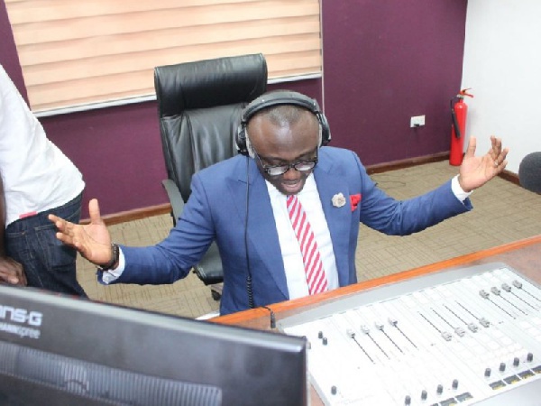 Bola Ray gives thanks to God for a successful journey