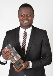 Cwesi Oteng Wins Award
