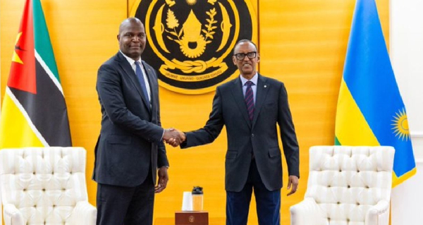 Mozambican President Daniel Chapo with Rwandan counterpart Paul Kagame in Kigali on August 27, 2025
