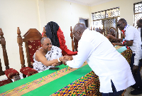 Dr, Bawumia exchanging pleasantries with  Nii Adjei Koofeh IV, La Shikitele