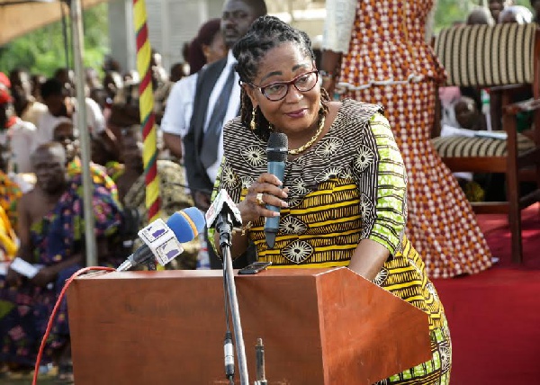 Mrs. Lordina Mahama addressing residents at Tarkwa Nuaem