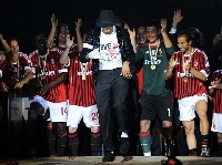 KP entertained the AC Milan players with some Michael Jackson moves