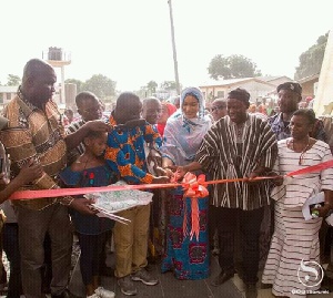 Samira Bawumia cutting tape to the newly constructed maternity block