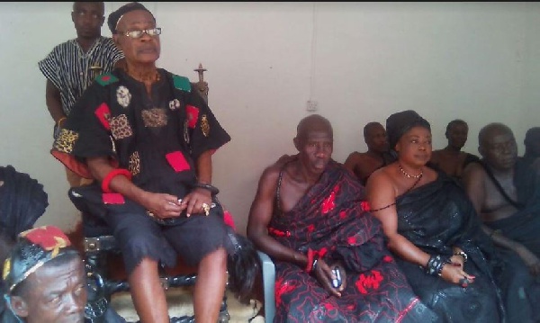 The late Chief, Daasebre Awuah Kotoko ( L), the Fanteakwa and Begorohene