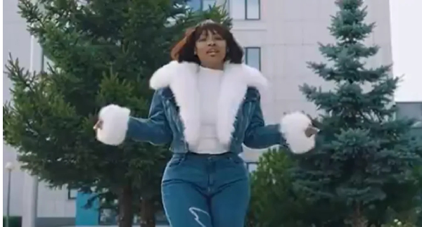 Viral online videos wey promise jobs for Russia - South Africa govment warn women