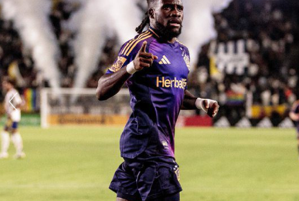 Paintsil celebrating a goal