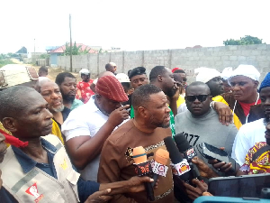 James Enu (speaking in mic) had to intervene at the Ramsar Site to ease tensions
