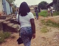 Maame Serwaa her backsides to fans, telling them to examine her looks