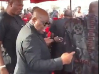 President Akufo-Addo expressing displeasure at a chief who was sitting while attempting to greet him