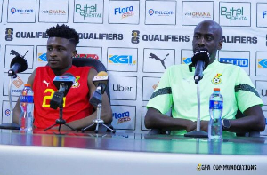 Mohammed Kudus (L) with Otto Addo (R) at a press conference