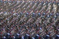 File photo of Iranian soldiers marching