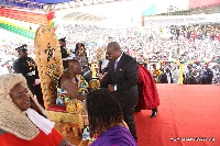 President Akufo-Addo in a handshake with ex prez Mahama at his inauguration
