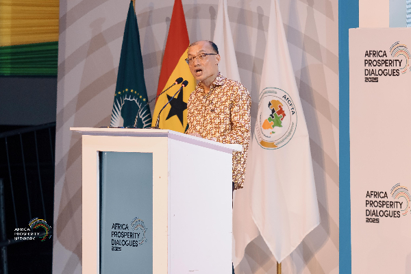 Chinese Ambassador to Ghana, Tong Defa