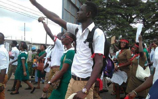 The aggrieved unemployed health workers hit the principal streets of Kumasi on Wednesday