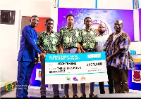 Participants of the Science Digest Show receives a price