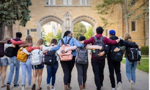 US revokes visas of international students