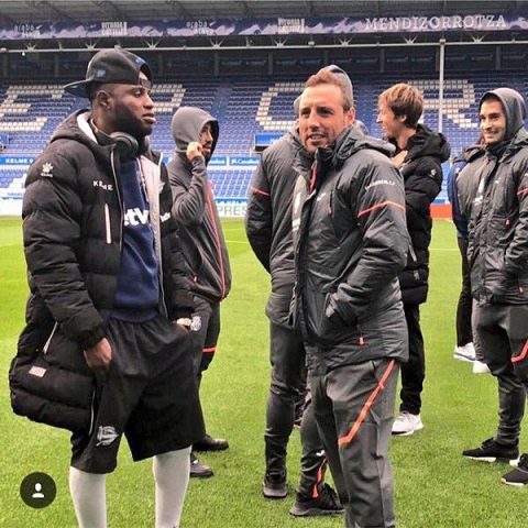 Wakaso and Cazorla before the game