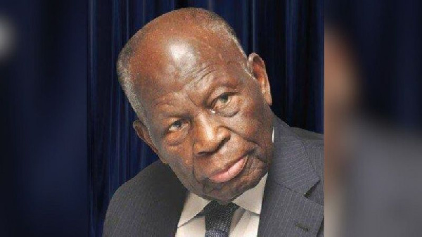 Akintola Williams don die at 104