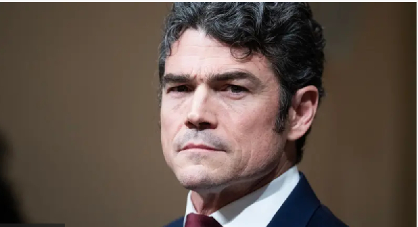 Joe Kent na long-time Trump supporter and decorated veteran of di US military