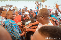 Vice President, Dr. Mahamudu Bawumia interacting with some traders at Kantamanto