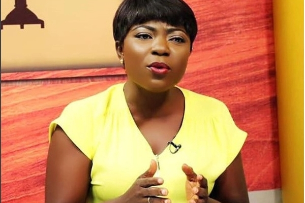 ‘Stop threatening me; I am not the Afia Pokua who disrespected the Asantehene’ – Vim Lady