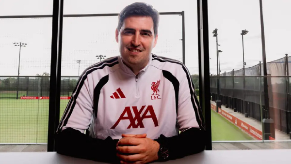 Andoni Iraola won seven caps for Spain in a playing career spent mainly at Athletic Club