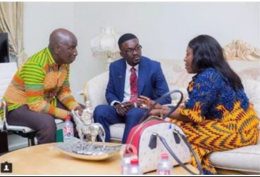 Zylofon Media CEO discussing with Tourism Minister on how to boost the industry