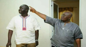 Hafiz Bin Salih (l) and President Akufo-Addo (r)