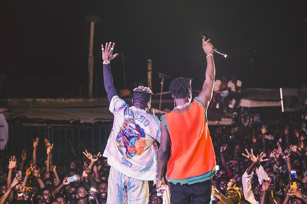 Kuami Eugene and a section of the crowd