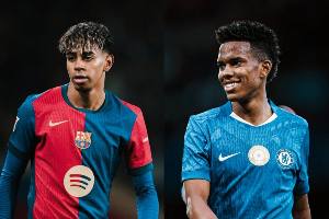 A photo of Lamine Yamal and Estevao Willian