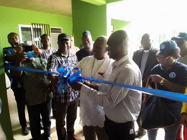 Silver Youth Clubcutting sod for Library in Kpetoe