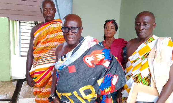 Awulae Attibrukusu III (M) with some of his chiefs