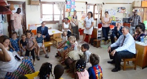 The delegation visited the new class of Kindergarten pupils