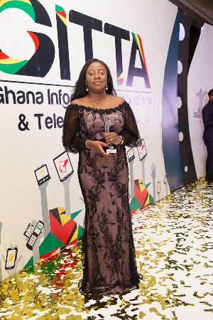 CEO of Vodafone Ghana, Patricia Obo-Nai received the SSI STEM Leadership Award