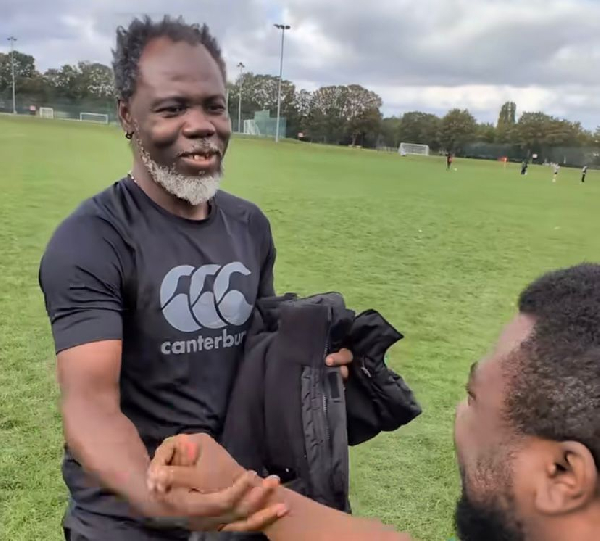 Joe Hendricks (L) was a player of Asante Kotoko