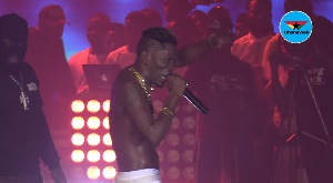 Shatta Wale cried on stage during his performance