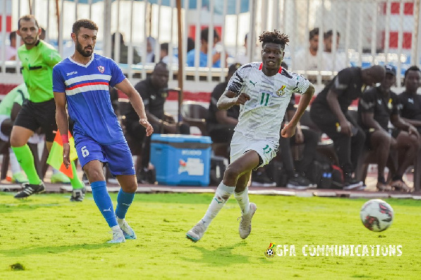 Black Meteors striker Emmanuel Yeboah in action against  Zamalek