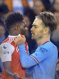 Jack Grealish gets physical with Thomas Partey in Man City's 4-1 win over Arsenal
