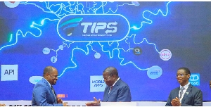 Vice President Philip Mpango, Finance deputy minister Hamad Chande (L) and Bank of Tanzania governer