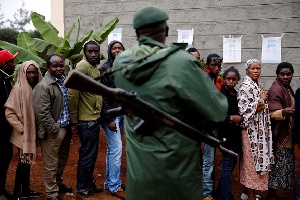 Kenyans waiting to vote in the presidential election, Gatundu, Kenya, August 8, 2017