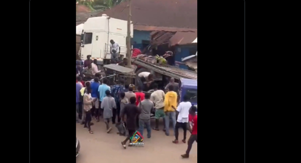 The accident was caused by a trailer ramming into cars and pedestrians