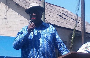 Mr. Ghartey addressing the workers at 'Bottom Tree'