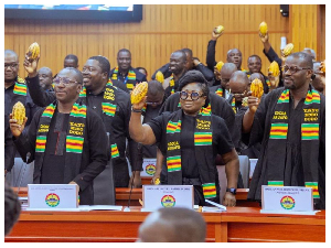 Minority MPs say Cocoa 'Akuafo Υεγε Mobo Dodo'