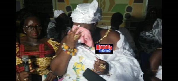 Queen mother of Asuboni No.3, Nana Tenewaah Safoa II couldn't hide her tears