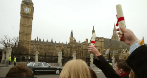 Some politicians and celebrities grab dia honorary degrees from wetin sabi pipo call