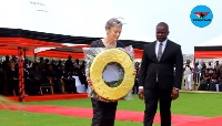 Wife of Kofi Annan, Nane laying wreathe at the burial ceremony of her husband