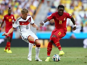 Former Black Stars midfielder, Sulley Muntari (R)